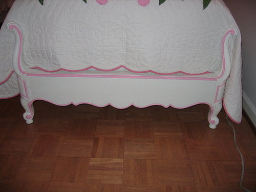 Vintage Twin Beds for the Guest Room