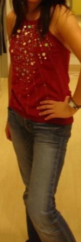Look of The Day: Simple, Comfortable and Red!
