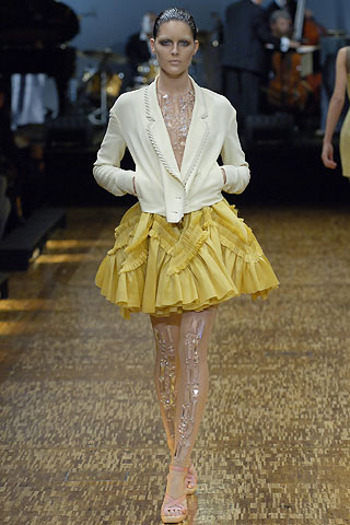Paris Fashion Week: Viktor & Rolf