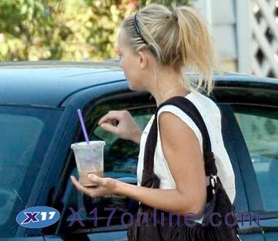 GUESS WHO'S HIDING FROM THE PAPS ... EDITION 22 ... WINNNNNNNNERRRRSSSS AREEEEEEEEEEE......