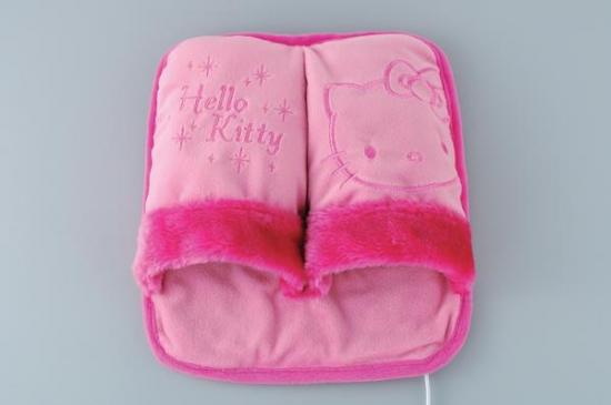 Totally Geeky or Geek Chic? USB Hello Kitty Slippers