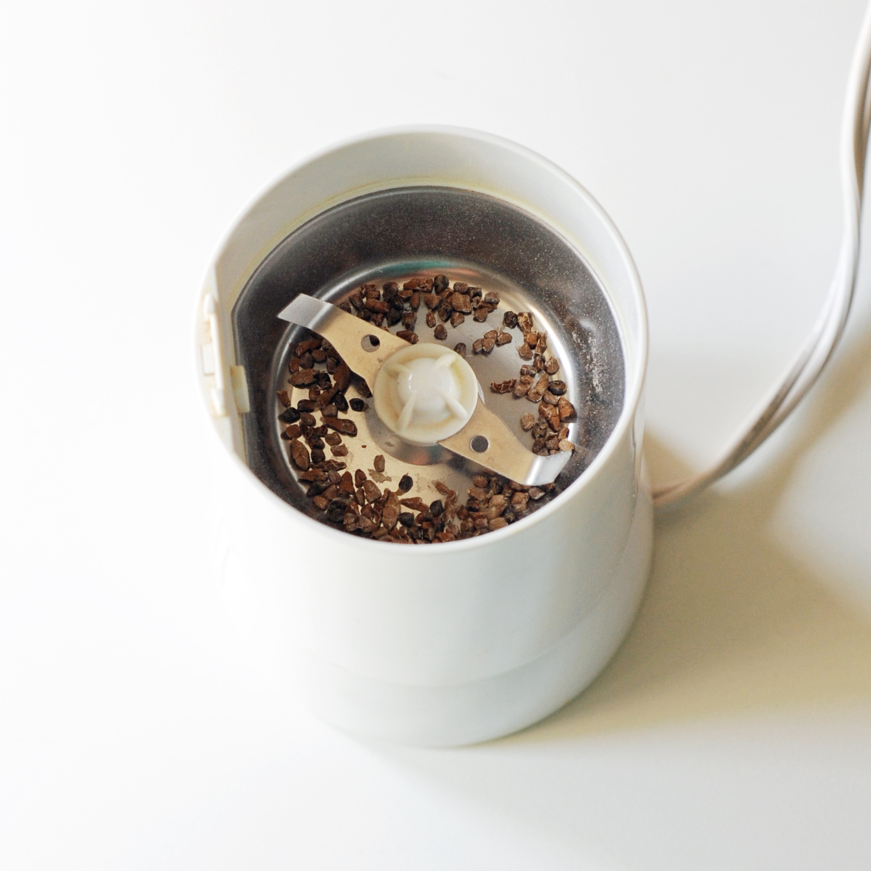 grind your own cardamom