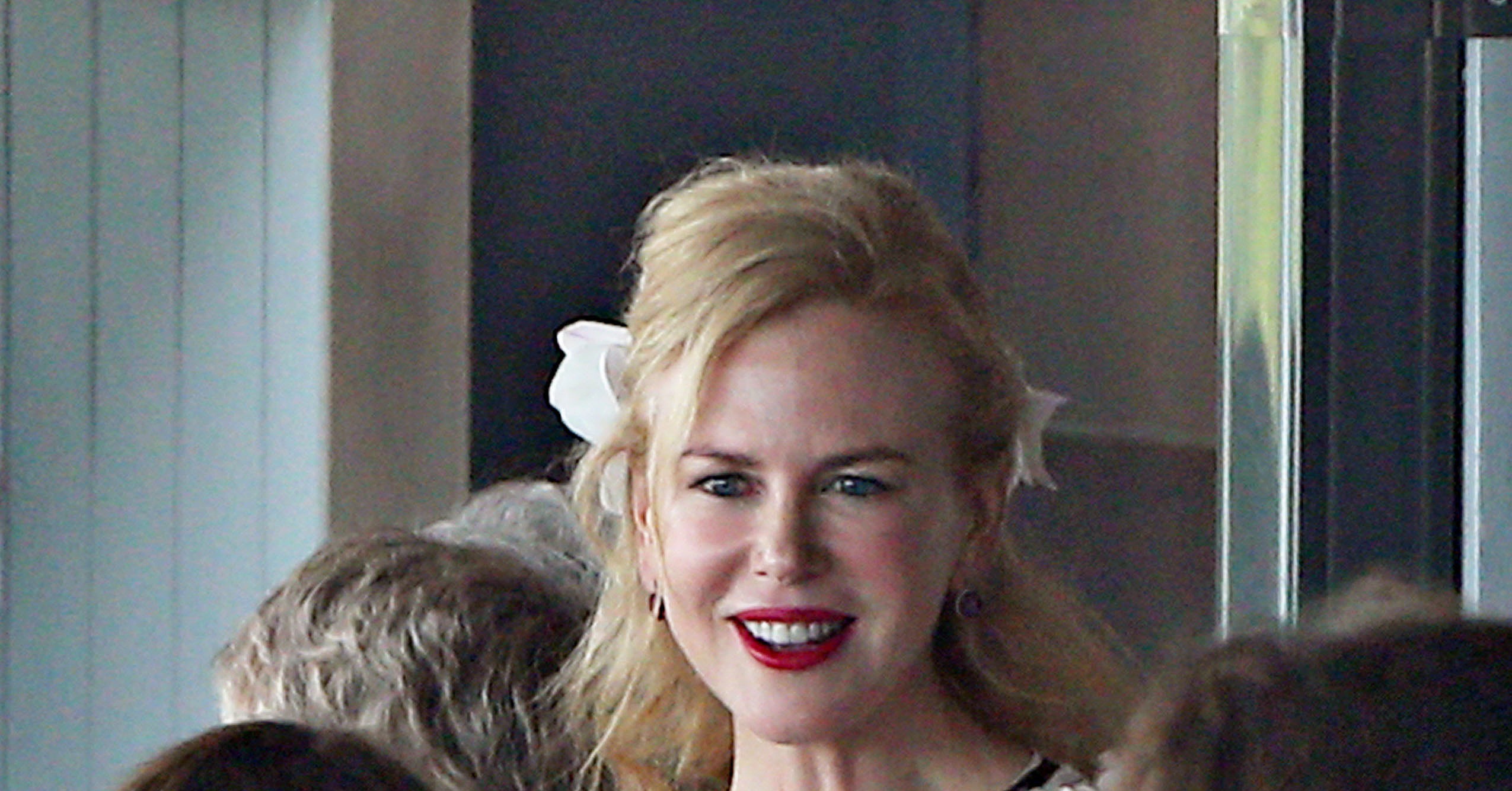 Nicole Kidman wore classic red lipstick to the bash. | Nicole and Keith ...