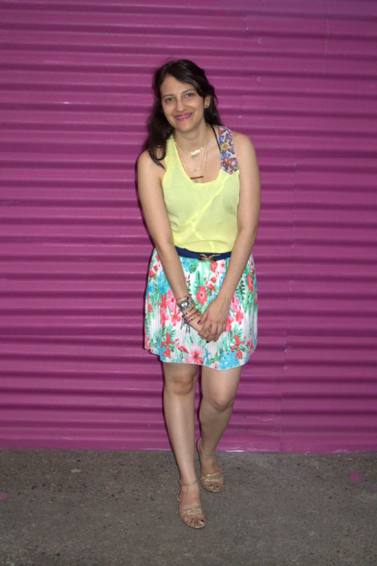 Falda plisada estampada y top neon para la primavera  #JfashionBlog